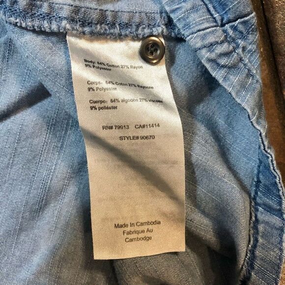 Motherhood Maternity Denim Button Down Rolled Tab Sleeve Blouse Size Medium - Picture 11 of 13